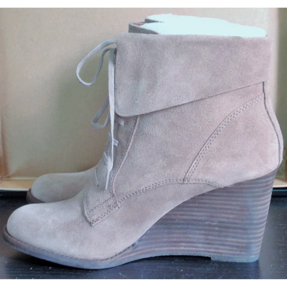 LUCKY BRAND SUEDE GRAY TAUPE LACE-UP WEDGE CUFFED ANKLE BOOT 8 NWT